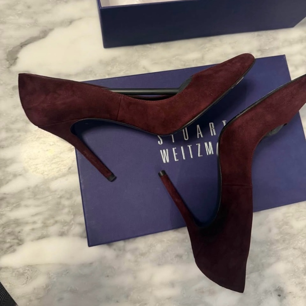 Stuart Weitzman Burgundy Suede Pointed Toe Pumps - Picture 2 of 4